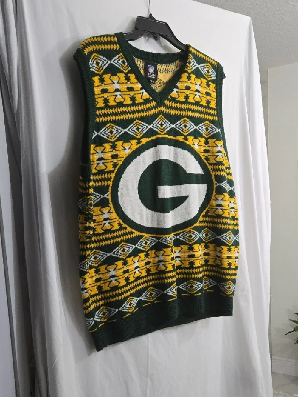 NFL Green & Yellow V-Neck Sweater Vest with Team G Logo